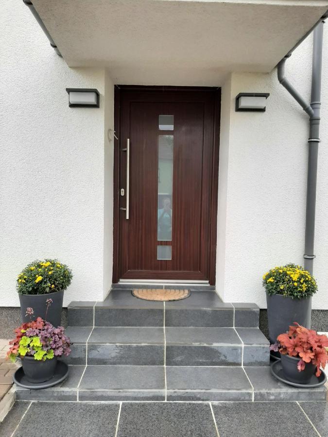 Design Maisonette - 24H Self-Check-In - Bis 7 Pers - In Direkter Weihernaehe - Parkplatz - Wifi - Balkon -Terrasse - Radwege Schiffweiler 外观 照片
