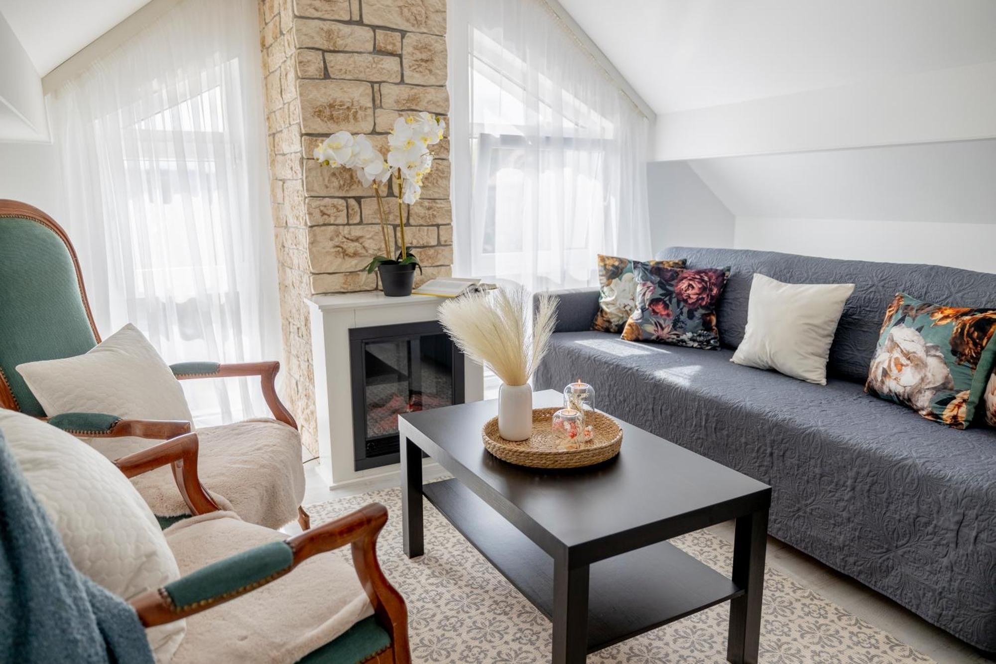 Design Maisonette - 24H Self-Check-In - Bis 7 Pers - In Direkter Weihernaehe - Parkplatz - Wifi - Balkon -Terrasse - Radwege Schiffweiler 外观 照片