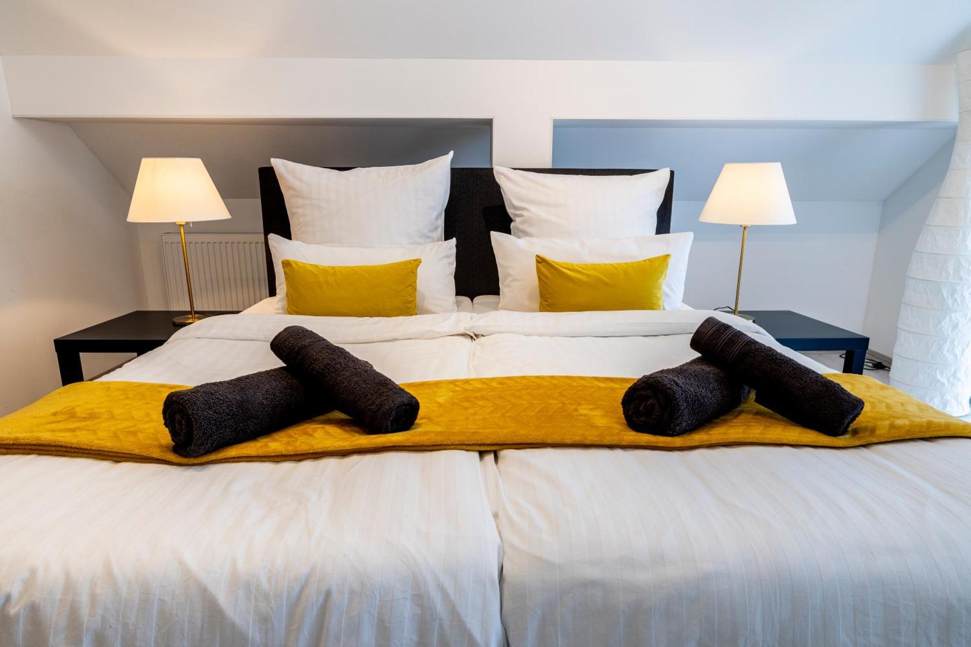 Design Maisonette - 24H Self-Check-In - Bis 7 Pers - In Direkter Weihernaehe - Parkplatz - Wifi - Balkon -Terrasse - Radwege Schiffweiler 外观 照片