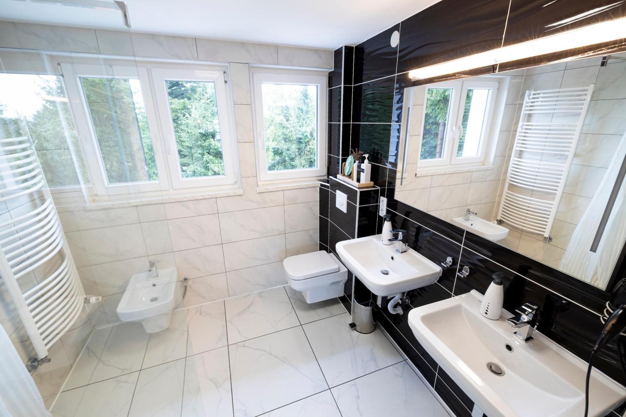 Design Maisonette - 24H Self-Check-In - Bis 7 Pers - In Direkter Weihernaehe - Parkplatz - Wifi - Balkon -Terrasse - Radwege Schiffweiler 外观 照片