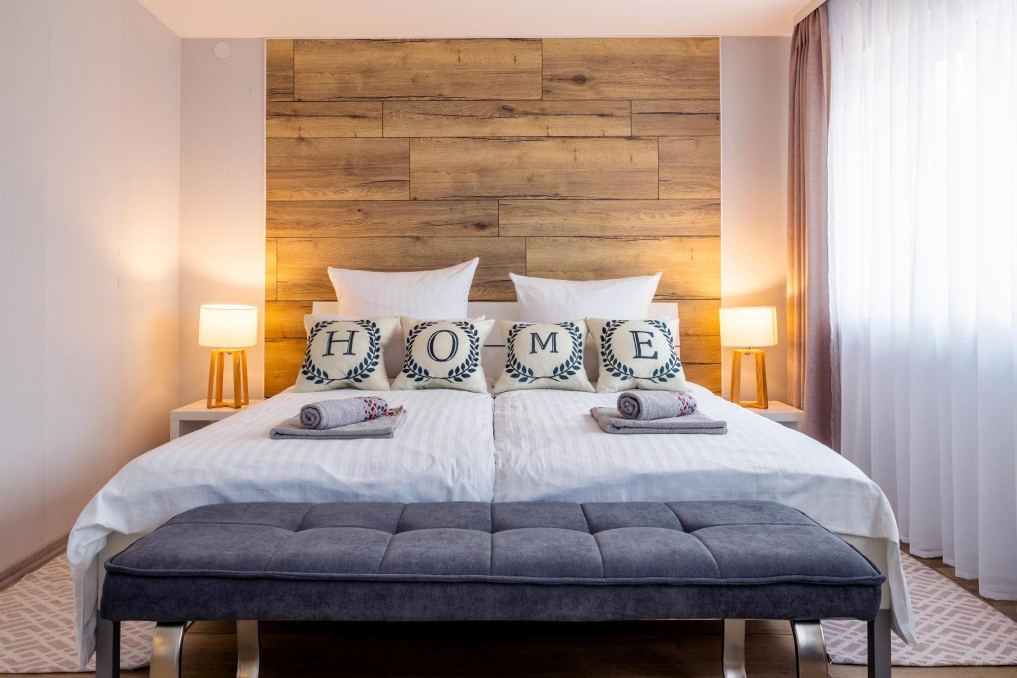 Design Maisonette - 24H Self-Check-In - Bis 7 Pers - In Direkter Weihernaehe - Parkplatz - Wifi - Balkon -Terrasse - Radwege Schiffweiler 外观 照片